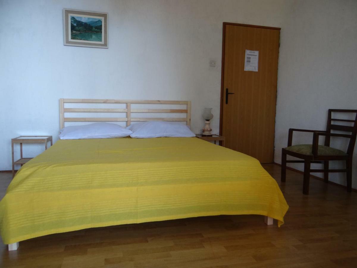Apartments Bassi Stara Baška Kültér fotó