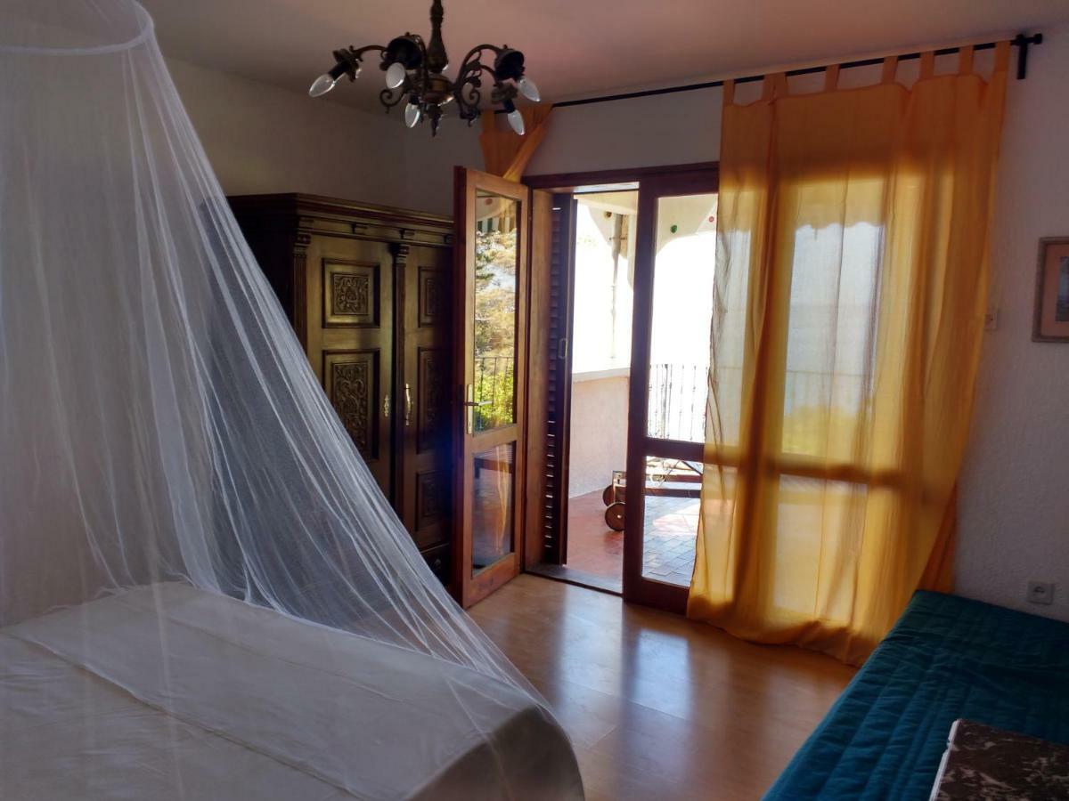 Apartments Bassi Stara Baška Kültér fotó